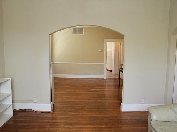 2nd image of 6039 Pershing Ave #2