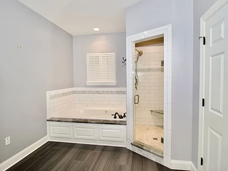 2166 Hillridge Ave — Photo 15