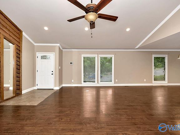 5th image of 3639 N Crestview Dr NW