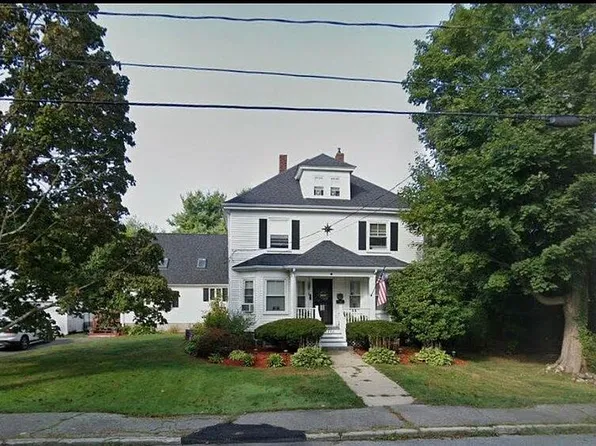 1072 Union St, Rockland, MA 02370