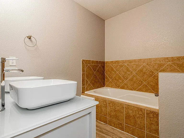 1316 Elm Creek Dr — Photo 26