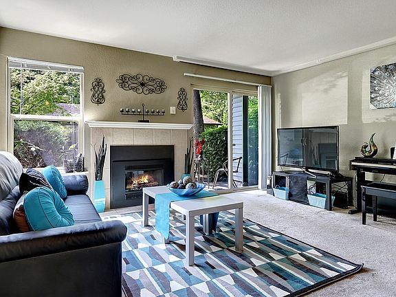3rd image of 9805 Avondale Rd NE APT T153