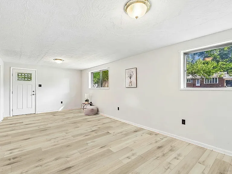 7608 Wellesley Dr — Photo 11