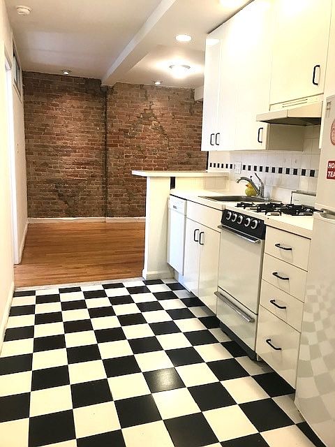 1st image of 172 E 92nd St APT 3B
