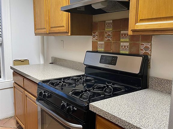 4th image of 1 Hillside Ave APT 1G