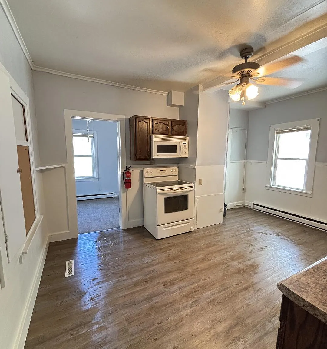 4 bed, 900 sqft, $1,150 — Photo 1