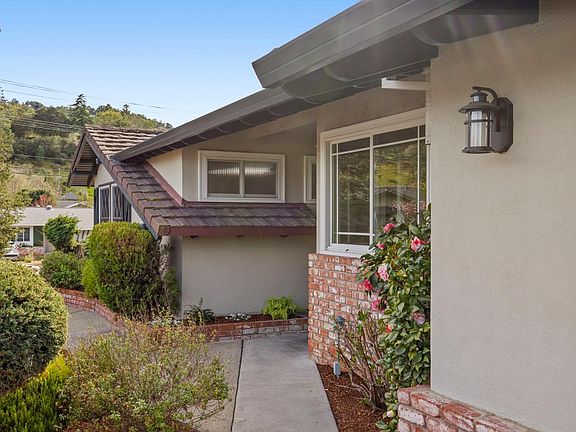 4th image of 35 Corte Alta