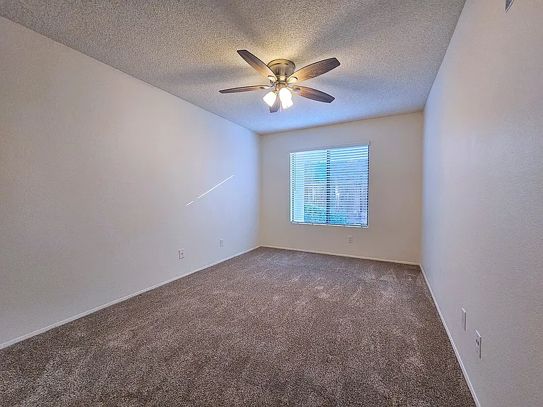 WELCOME TO THE VINE APARTMENTS! — Photo 10
