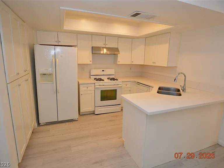 2836 Swallow Point Cir — Photo 6