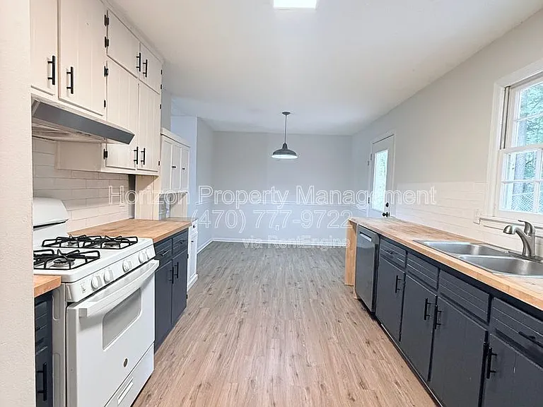 4433 Sardis Dr — Photo 2