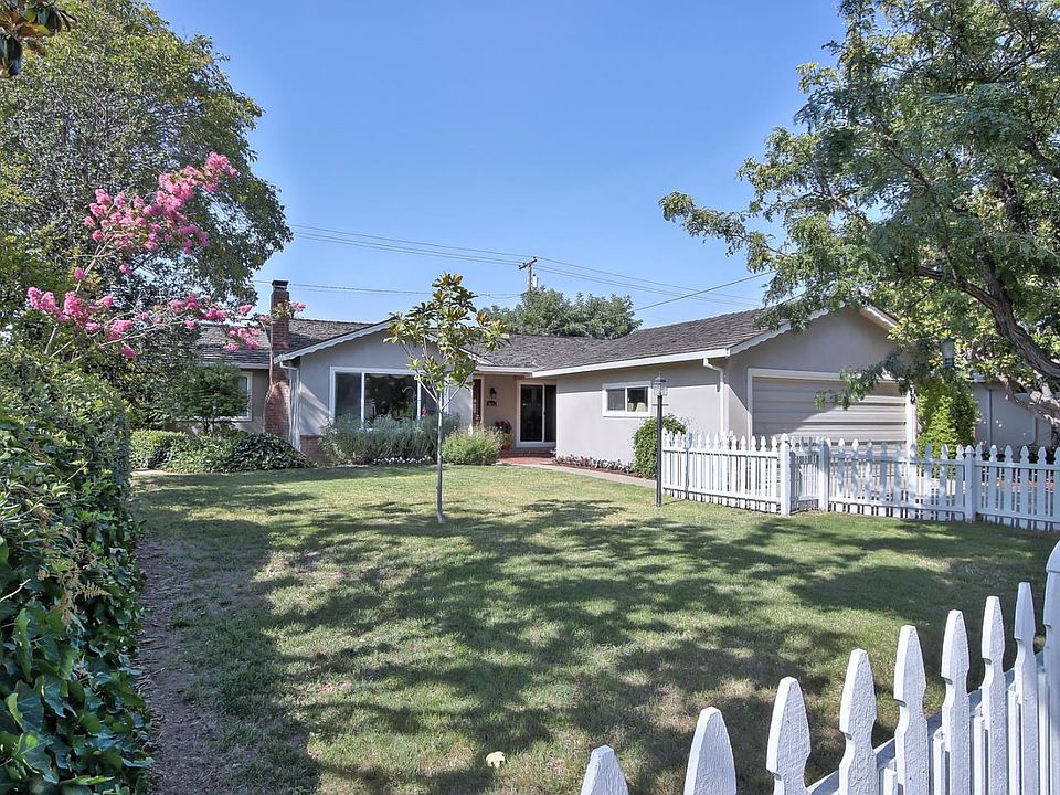 1st image of 3423 Walton Way