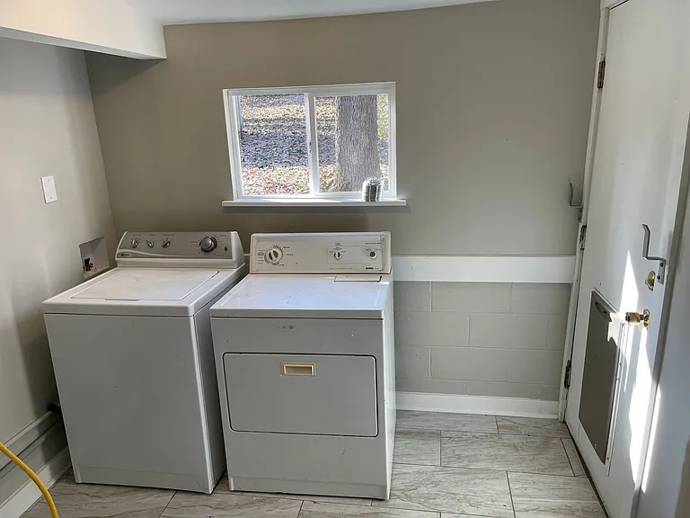 322 Rose St — Photo 18