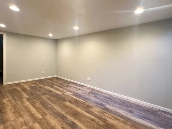 1019 Wisconsin St, Lake Geneva, WI 53147