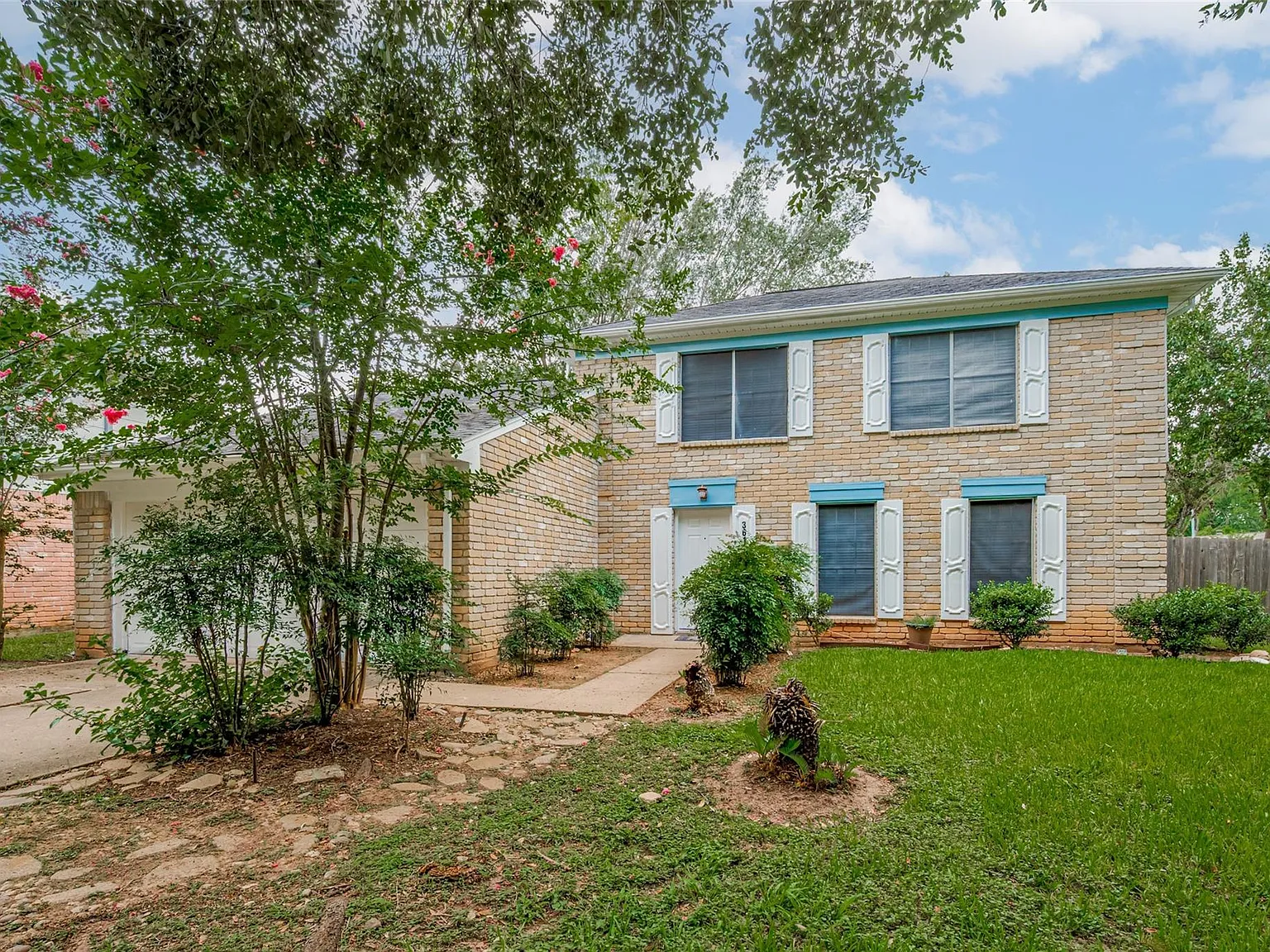 3 bed, 2.5 bath, 1843 sqft, $2,150 — Photo 4