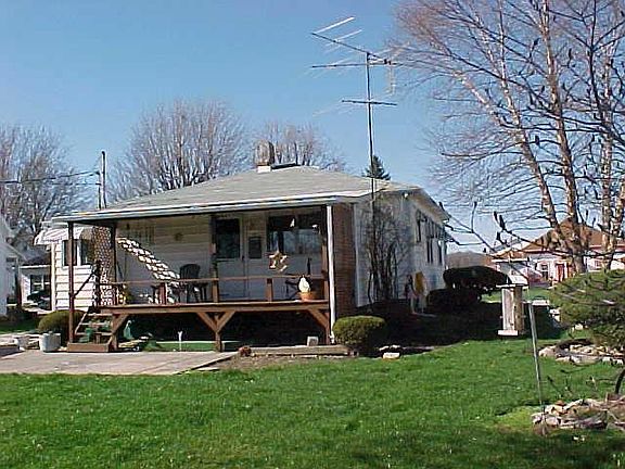 4th image of 8255 W Main St