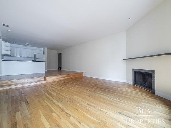 4th image of 1220 N Lasalle St #D5
