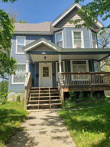 240 E Rice St #B Photo 1