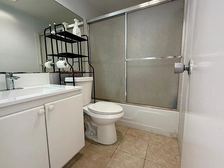 54 Salisbury E #54-C — Photo 7