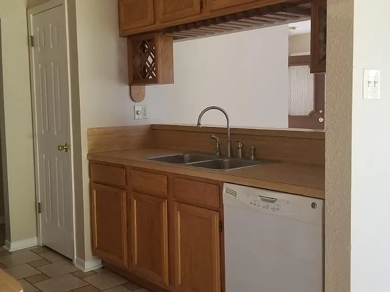 2822 Chimneystone Cir — Photo 15