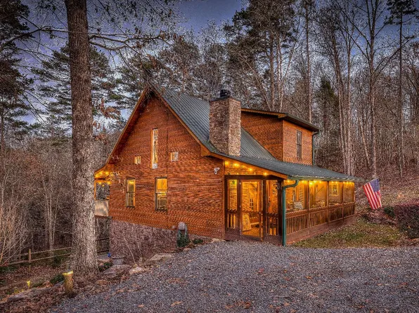 111 Roaring Creek Dr, Epworth, GA 30541