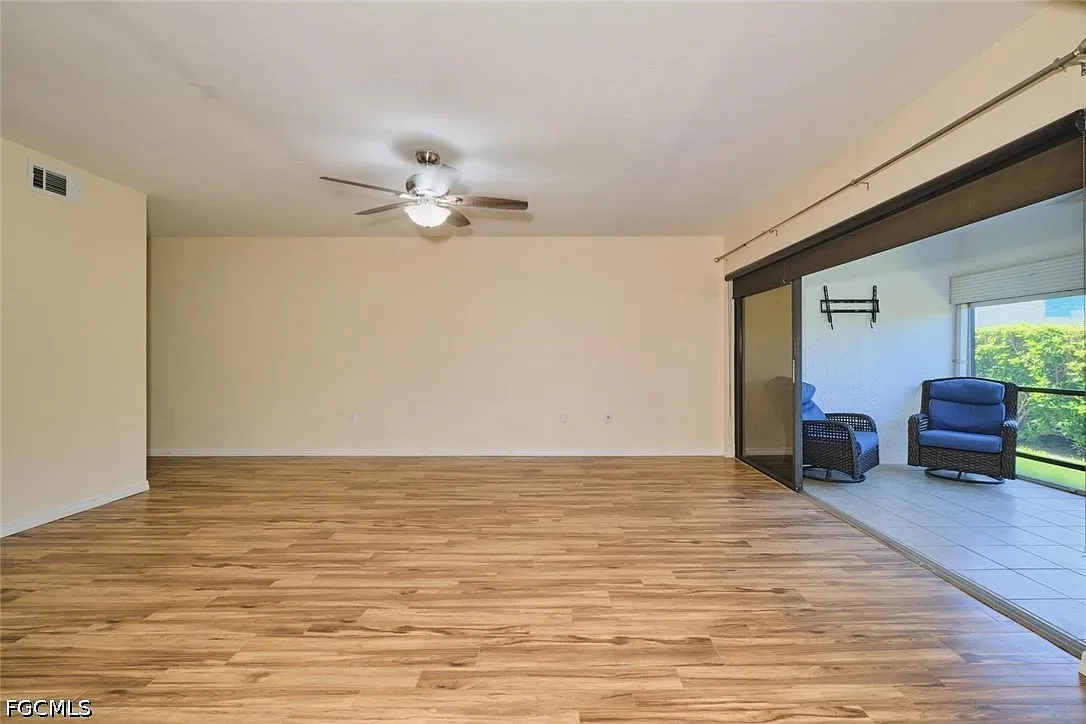 2 bed, 2.0 bath, 1193 sqft, $1,675 — Photo 4