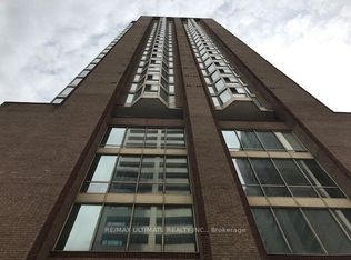 55 Centre Ave #2106, Toronto, ON M5G 2H5