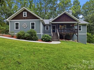72 Summer Shade Ct, Hendersonville, NC 28792