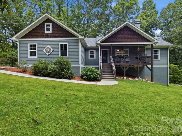 72 Summer Shade Ct, Hendersonville, NC 28792