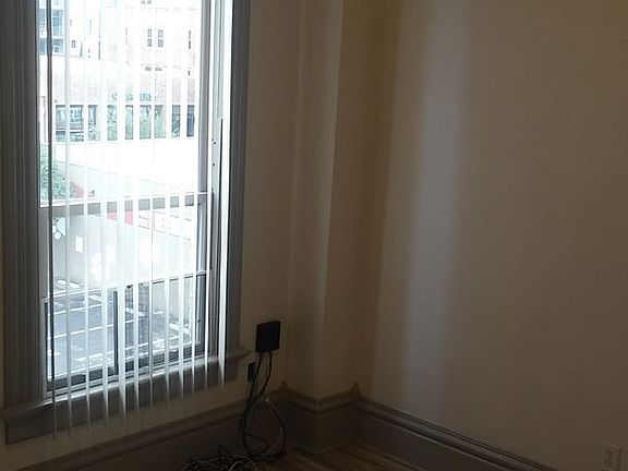 4th image of 728 Market St APT 22