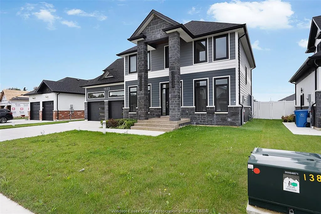 4 bed, 2.5 bath, $4,000 — Photo 3