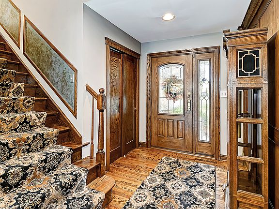 3rd image of 1708 Lakeview Dr