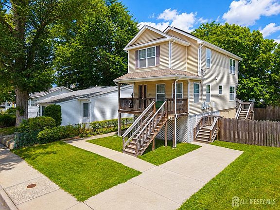 4th image of 140 Twilight Ave