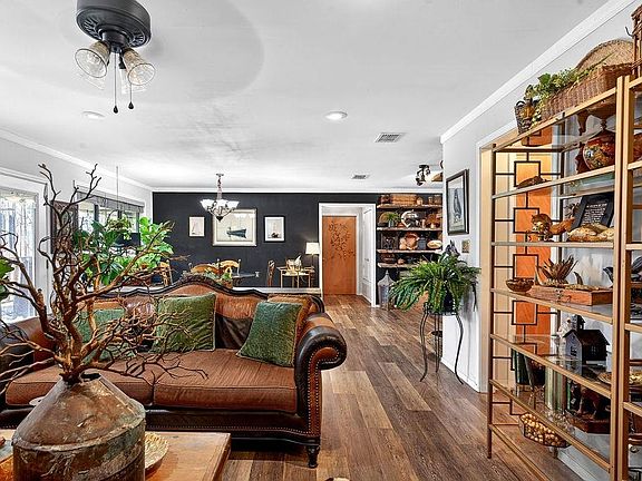 3rd image of 1501 Boon Dock Rd