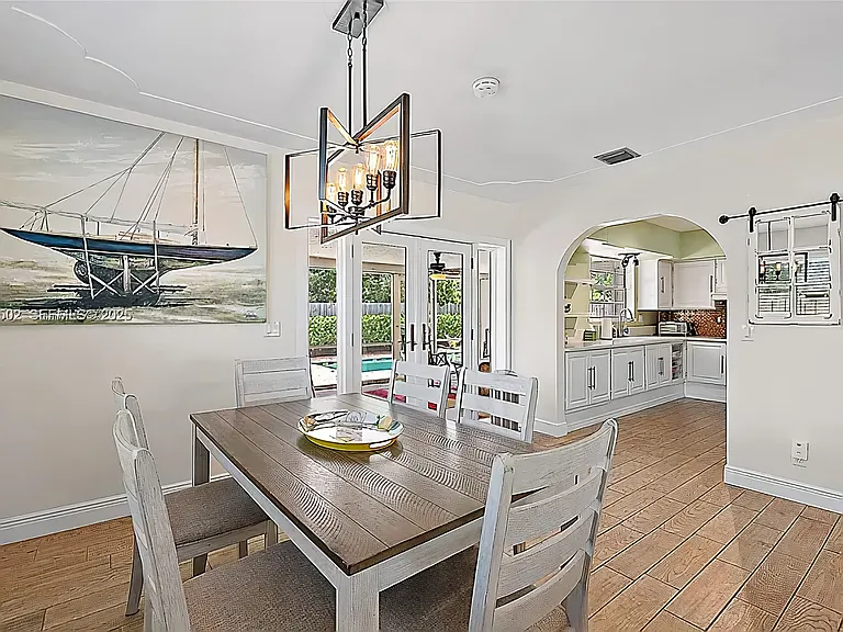 367 Riverside Dr — Photo 8