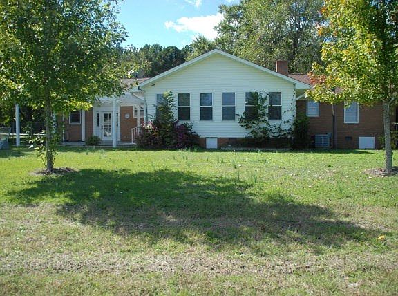 3rd image of 608 Old Abbeville Hwy