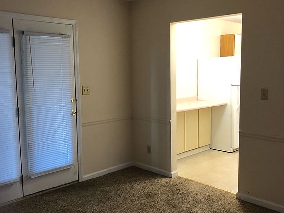 4th image of 424 Harrodsburg Ln #F