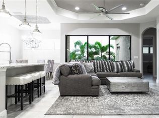 1602 Serrano Cir, Naples, FL 34105