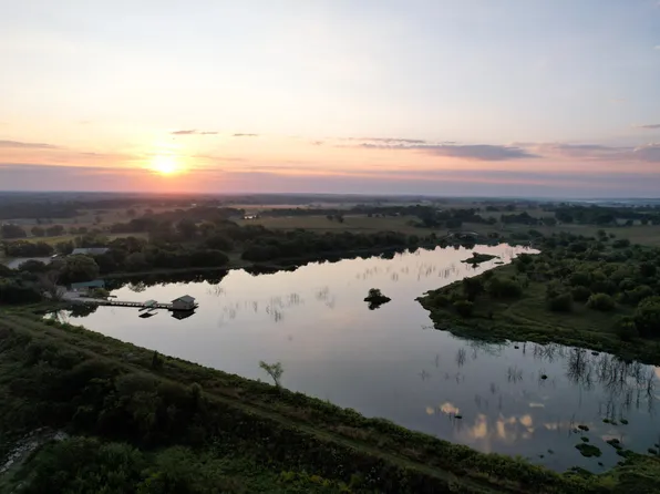 10600 170th Rd, Chanute, KS 66720