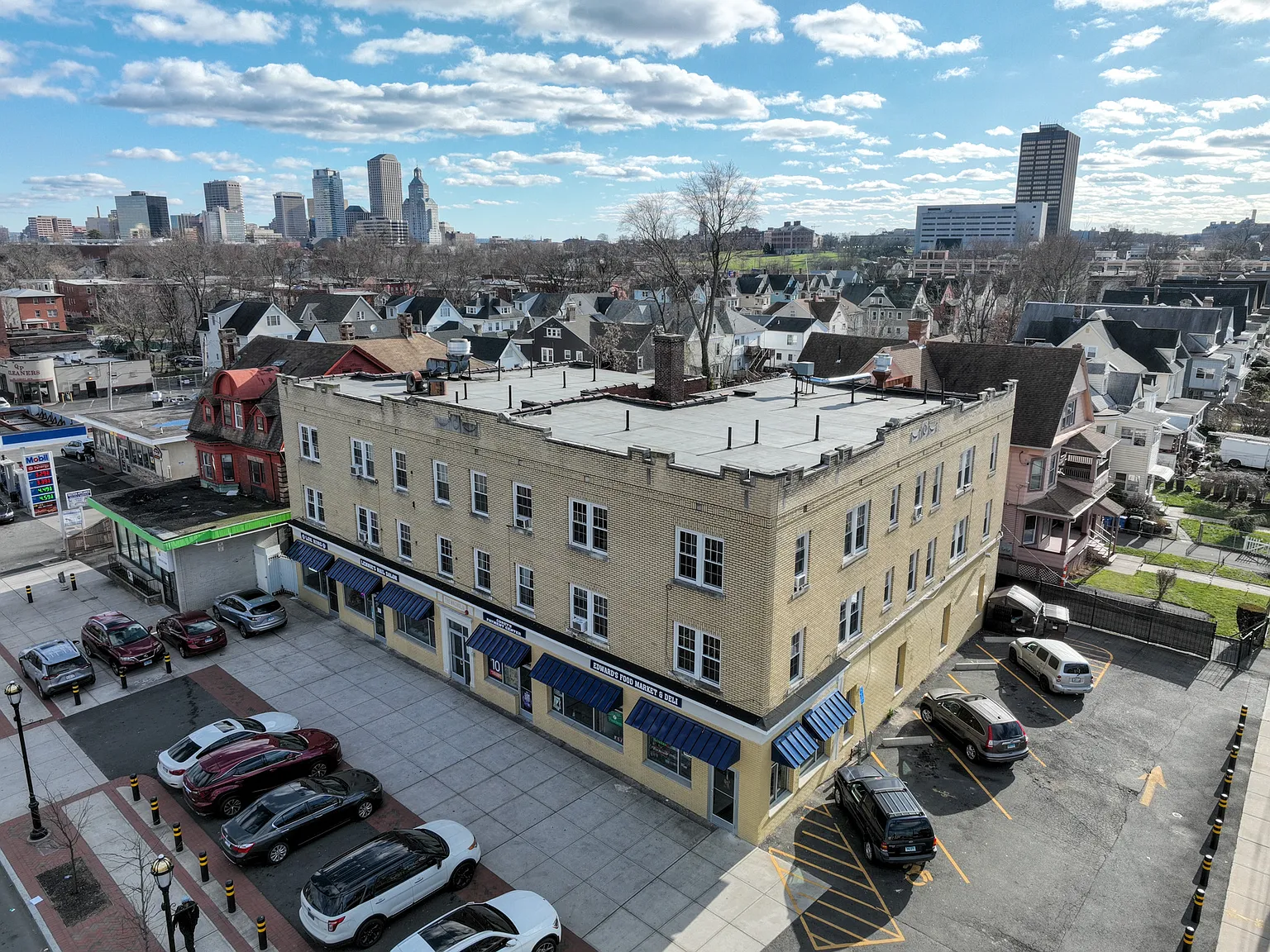 Magnolia Building 635-651 Albany Ave - C-4 — Photo 3