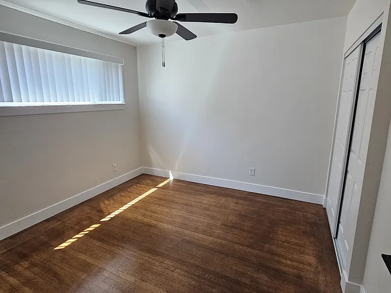 5261 G St — Photo 2
