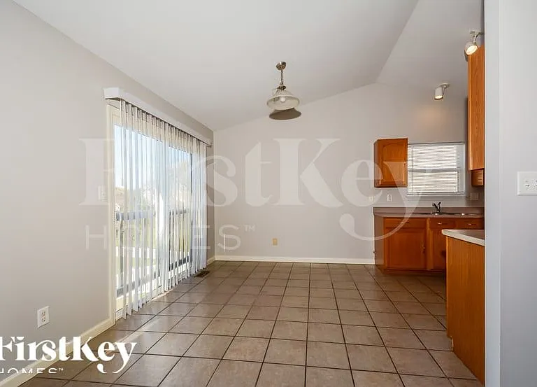 44 Spring Borough Ct — Photo 5
