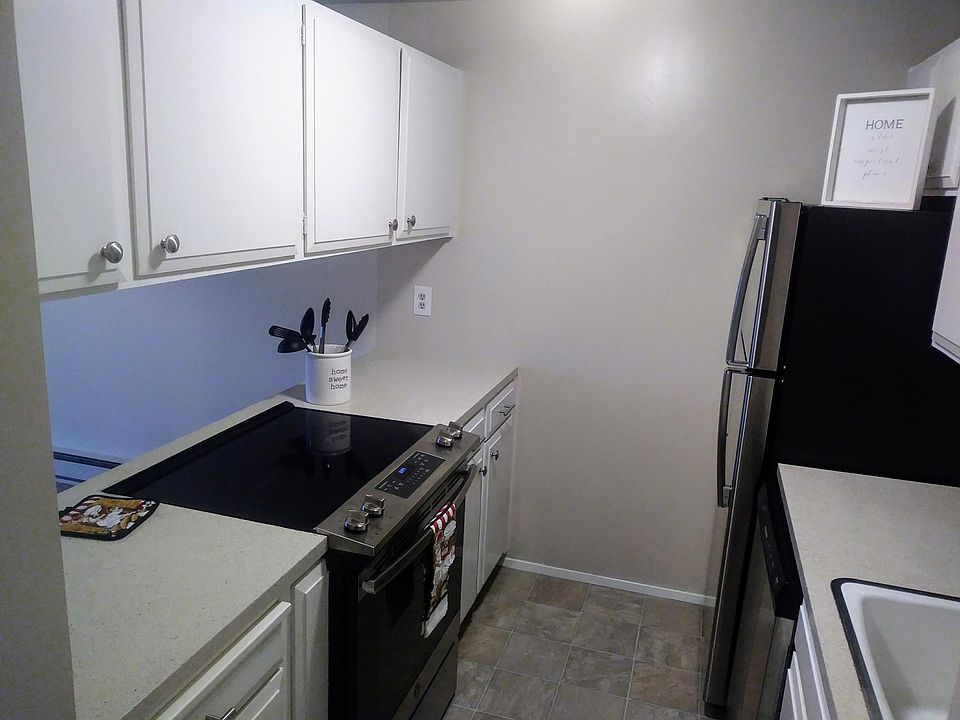 1st image of 330 2nd Ave S APT 31
