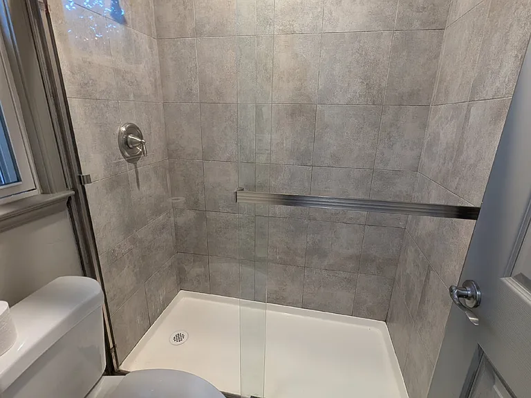 935 E Divisadero St — Photo 14