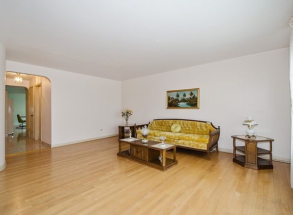 4th image of 8616 W Carmen Ave