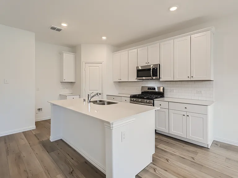 1205 Gladespring Ln — Photo 8