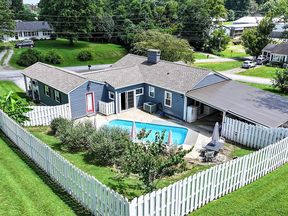 1st image of 1223 Eastview Ln