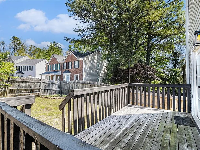89 Bridge View Dr — Photo 16