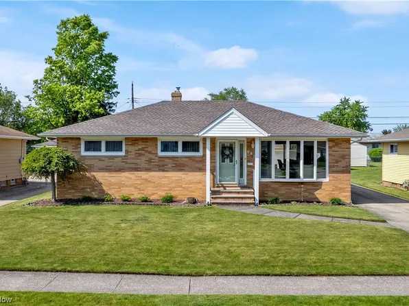 6852 Brandywine Rd, Parma Heights, OH 44130