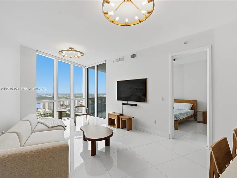 18201 Collins Ave #5508 — Photo 8