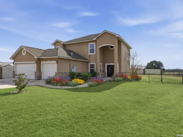 184 Fairway, Floresville, TX 78114